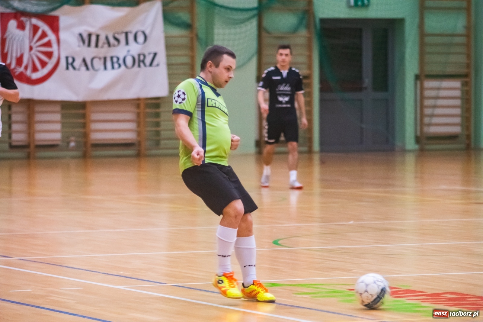 Zdjęcie w galerii na portalu naszraciborz.pl: Salon Fryzjerski bezlitosny dla Bruks Team [FOTO i WIDEO] wiadomości z regionu