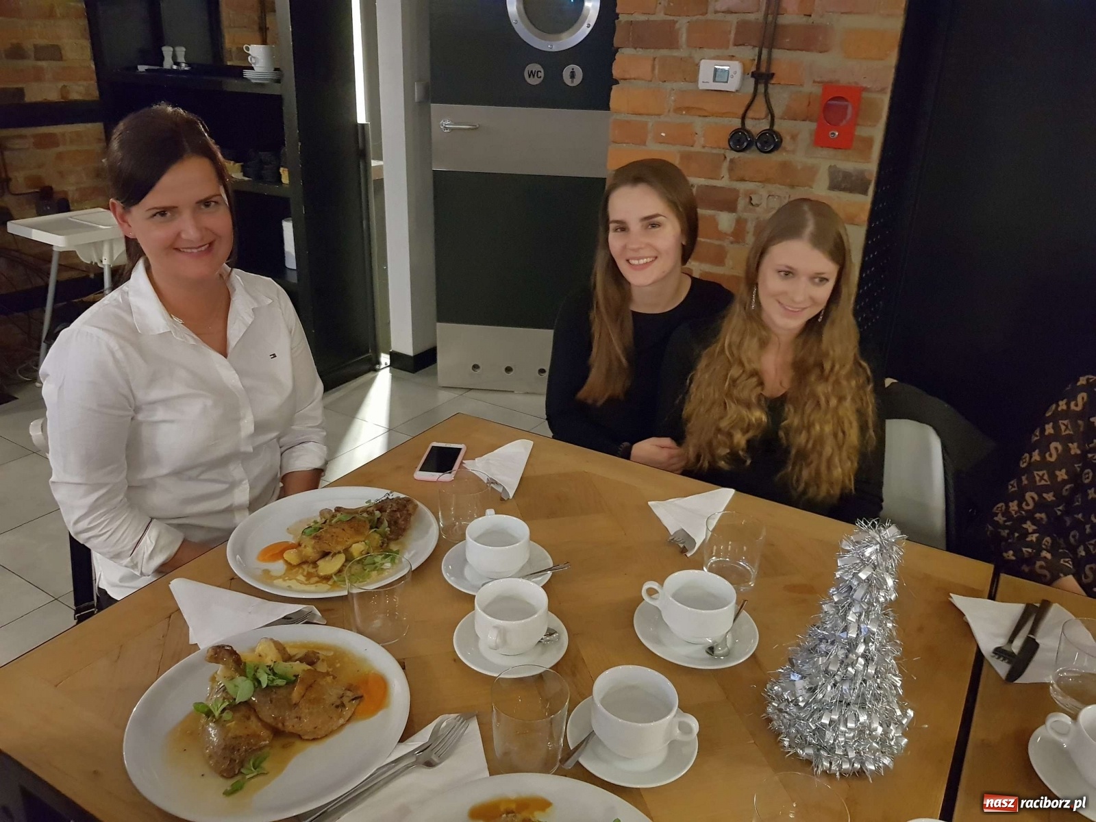 Zdjęcie w galerii na portalu naszraciborz.pl: Wigilijka w Dentice24  wiadomości z regionu