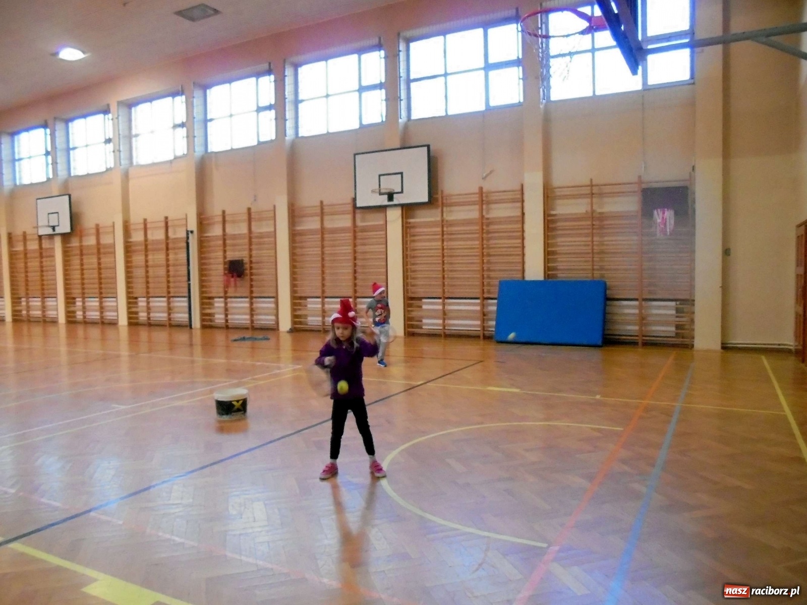 Zdjęcie w galerii na portalu naszraciborz.pl: Mikołajkowy turniej TKKF Rafako  wiadomości z regionu