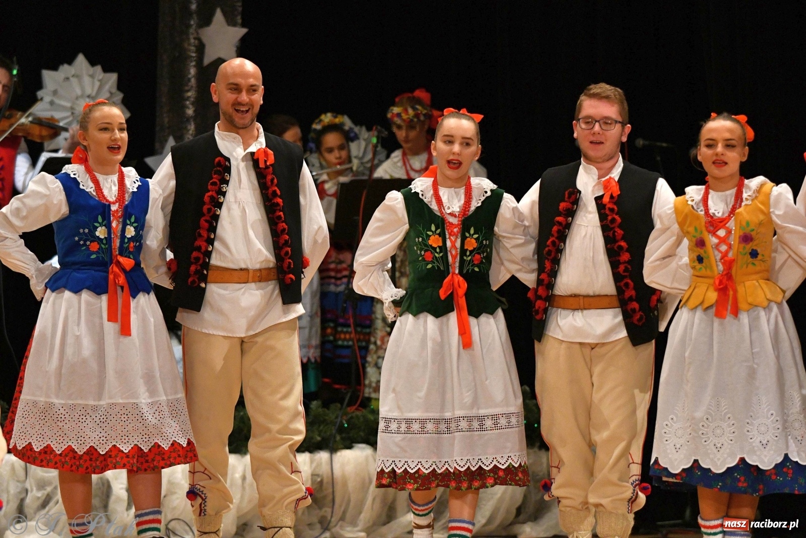 Zdjęcie w galerii na portalu naszraciborz.pl: Kolorowy koncert raciborskiego Źródła [FOTO] wiadomości z regionu