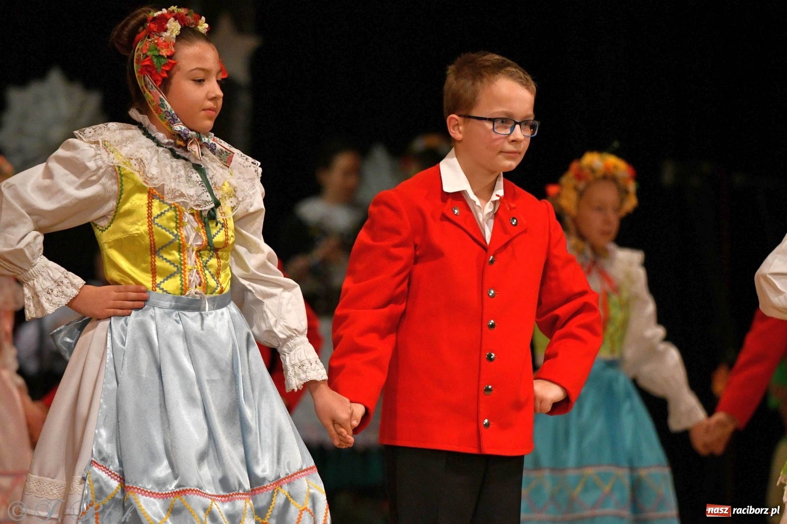 Zdjęcie w galerii na portalu naszraciborz.pl: Kolorowy koncert raciborskiego Źródła [FOTO] wiadomości z regionu