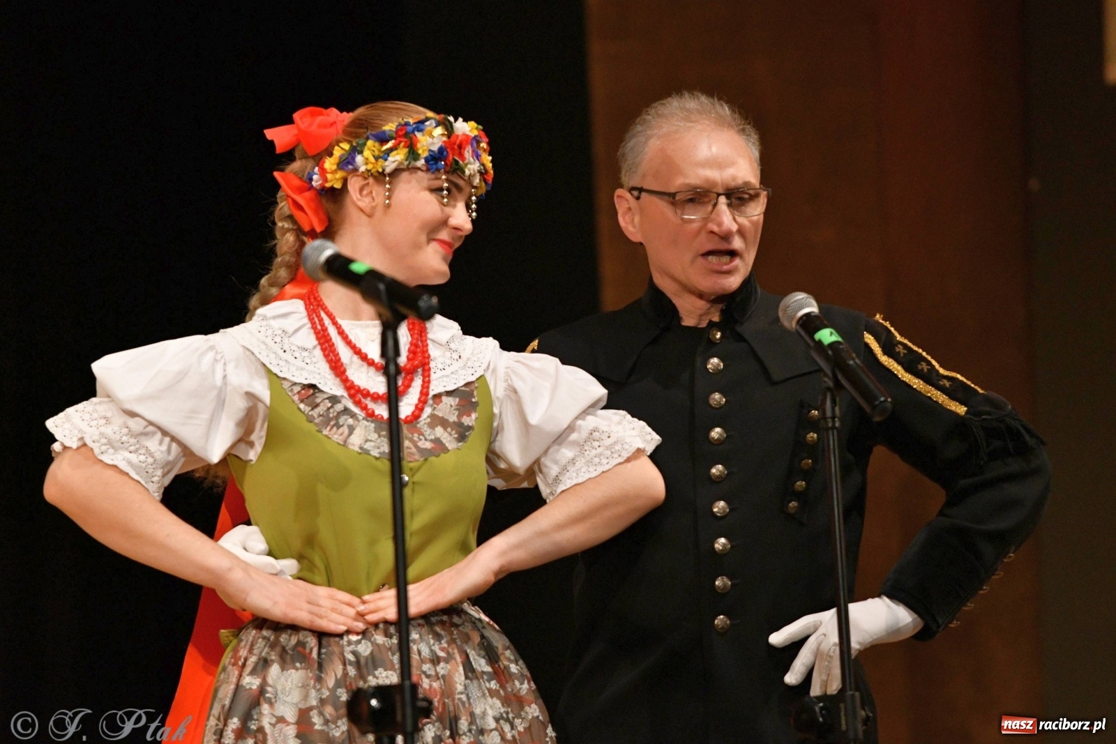 Zdjęcie w galerii na portalu naszraciborz.pl: Kolorowy koncert raciborskiego Źródła [FOTO] wiadomości z regionu