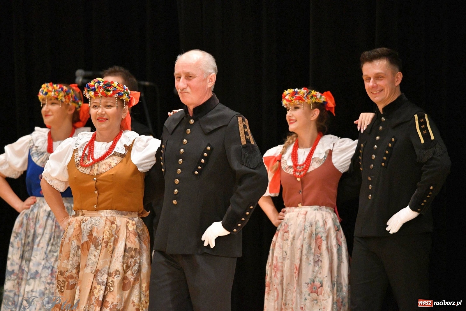 Zdjęcie w galerii na portalu naszraciborz.pl: Kolorowy koncert raciborskiego Źródła [FOTO] wiadomości z regionu