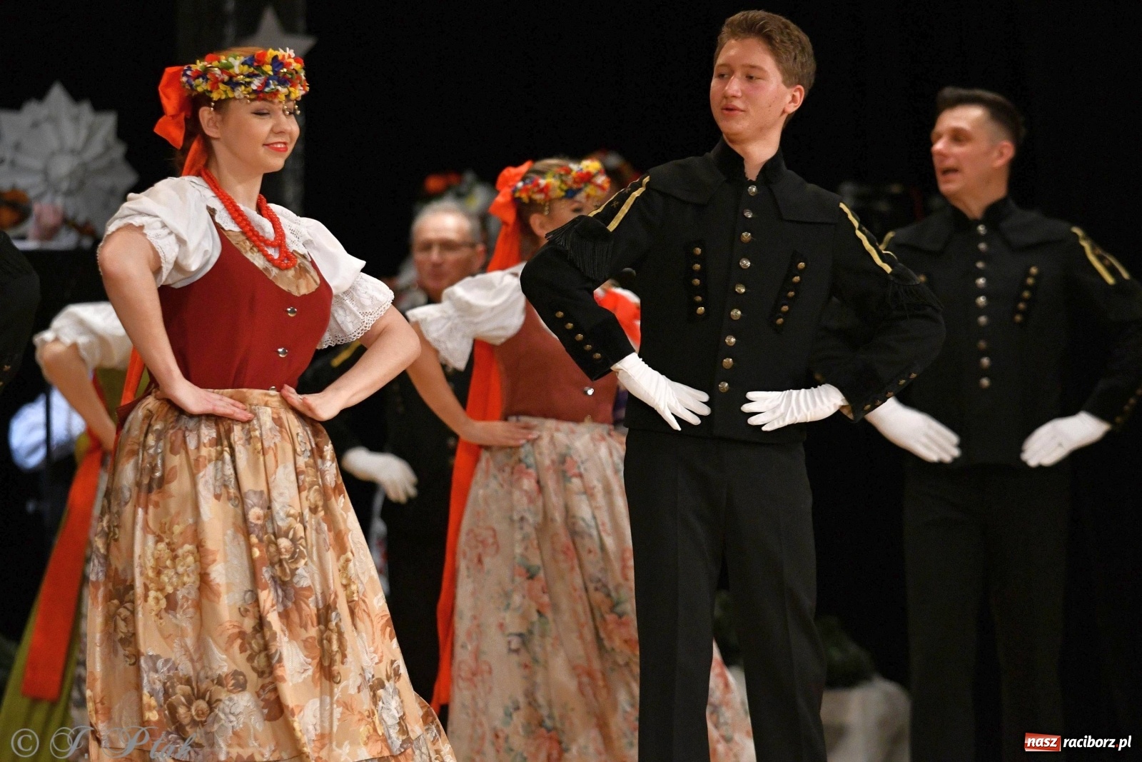 Zdjęcie w galerii na portalu naszraciborz.pl: Kolorowy koncert raciborskiego Źródła [FOTO] wiadomości z regionu