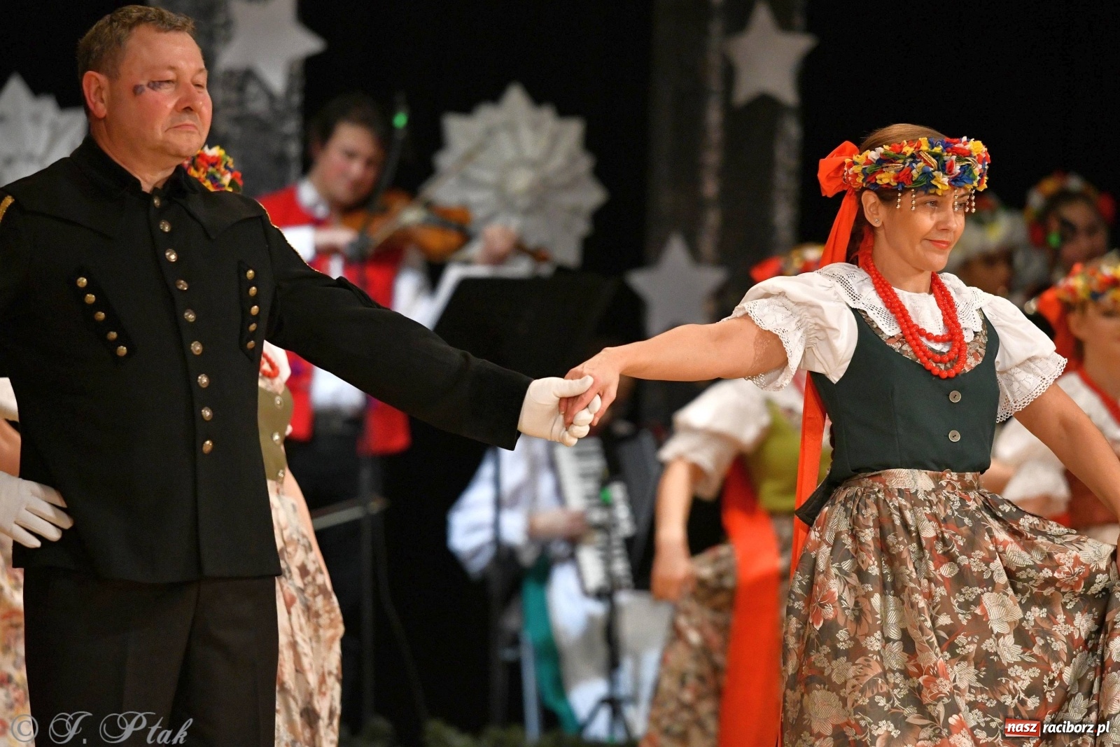 Zdjęcie w galerii na portalu naszraciborz.pl: Kolorowy koncert raciborskiego Źródła [FOTO] wiadomości z regionu