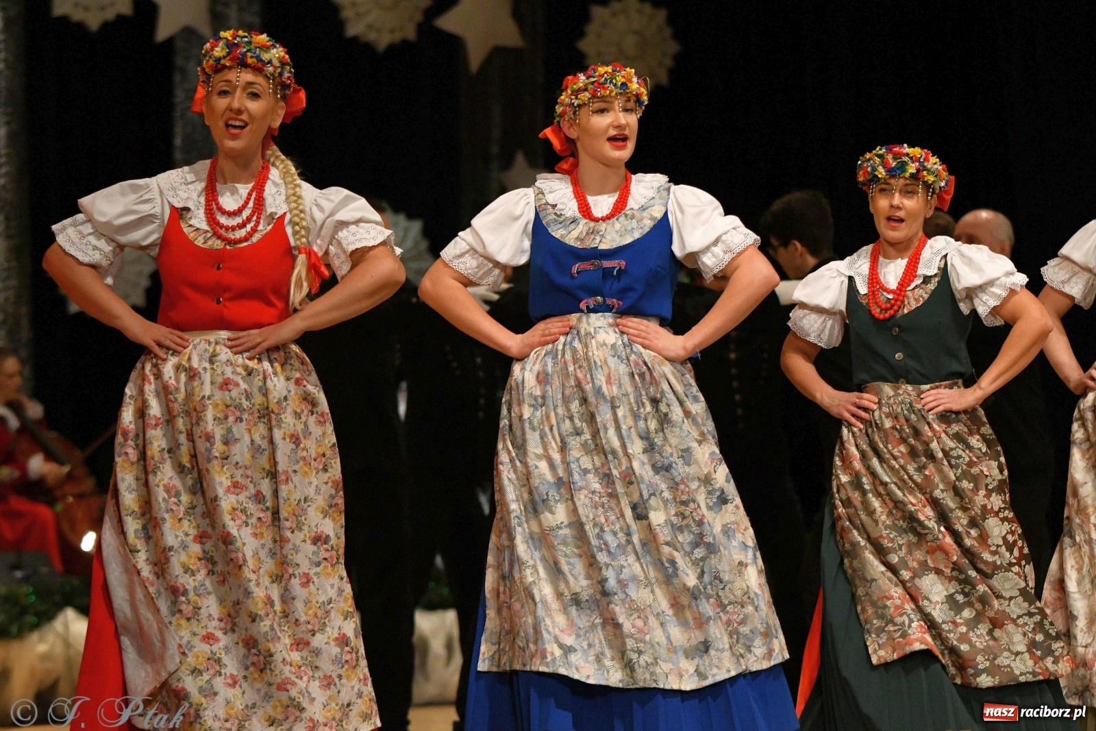 Zdjęcie w galerii na portalu naszraciborz.pl: Kolorowy koncert raciborskiego Źródła [FOTO] wiadomości z regionu