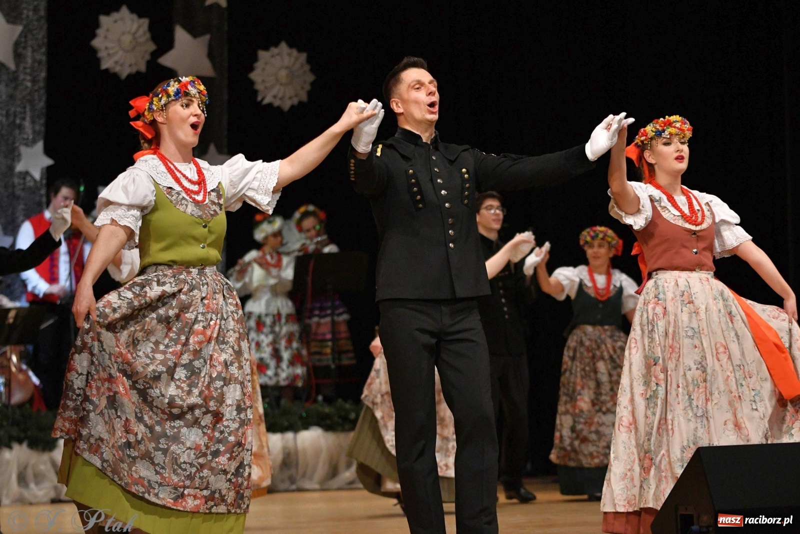 Zdjęcie w galerii na portalu naszraciborz.pl: Kolorowy koncert raciborskiego Źródła [FOTO] wiadomości z regionu