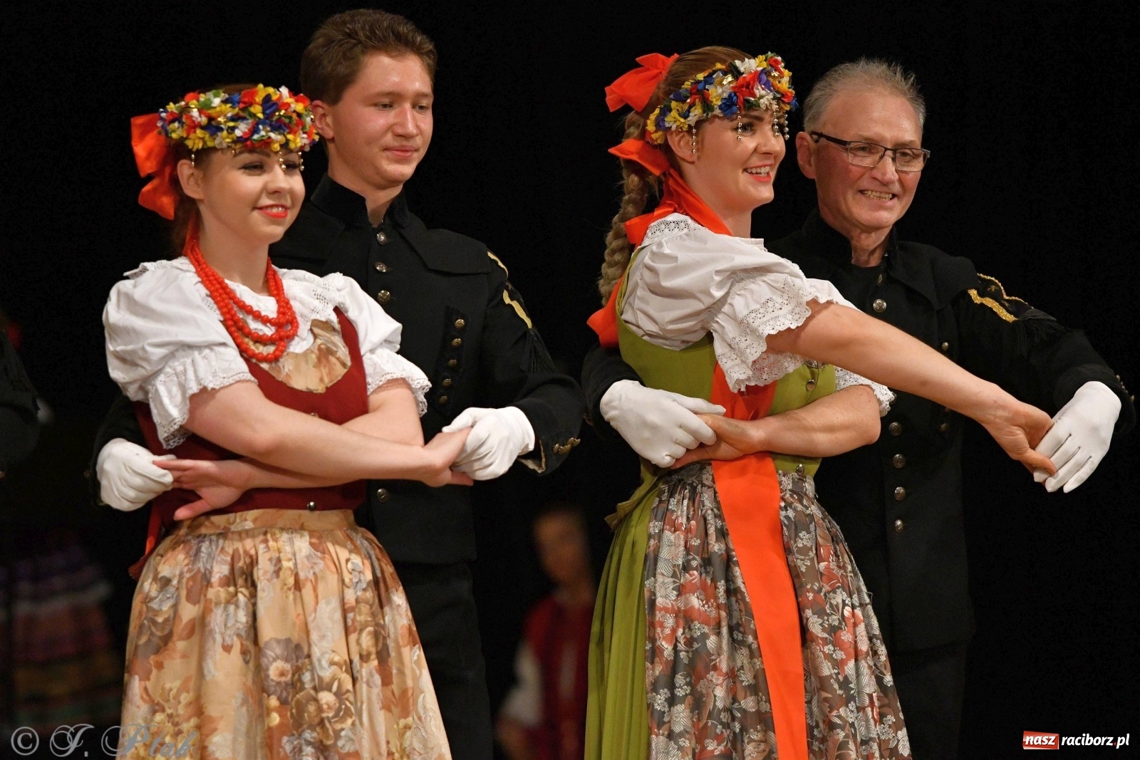 Zdjęcie w galerii na portalu naszraciborz.pl: Kolorowy koncert raciborskiego Źródła [FOTO] wiadomości z regionu