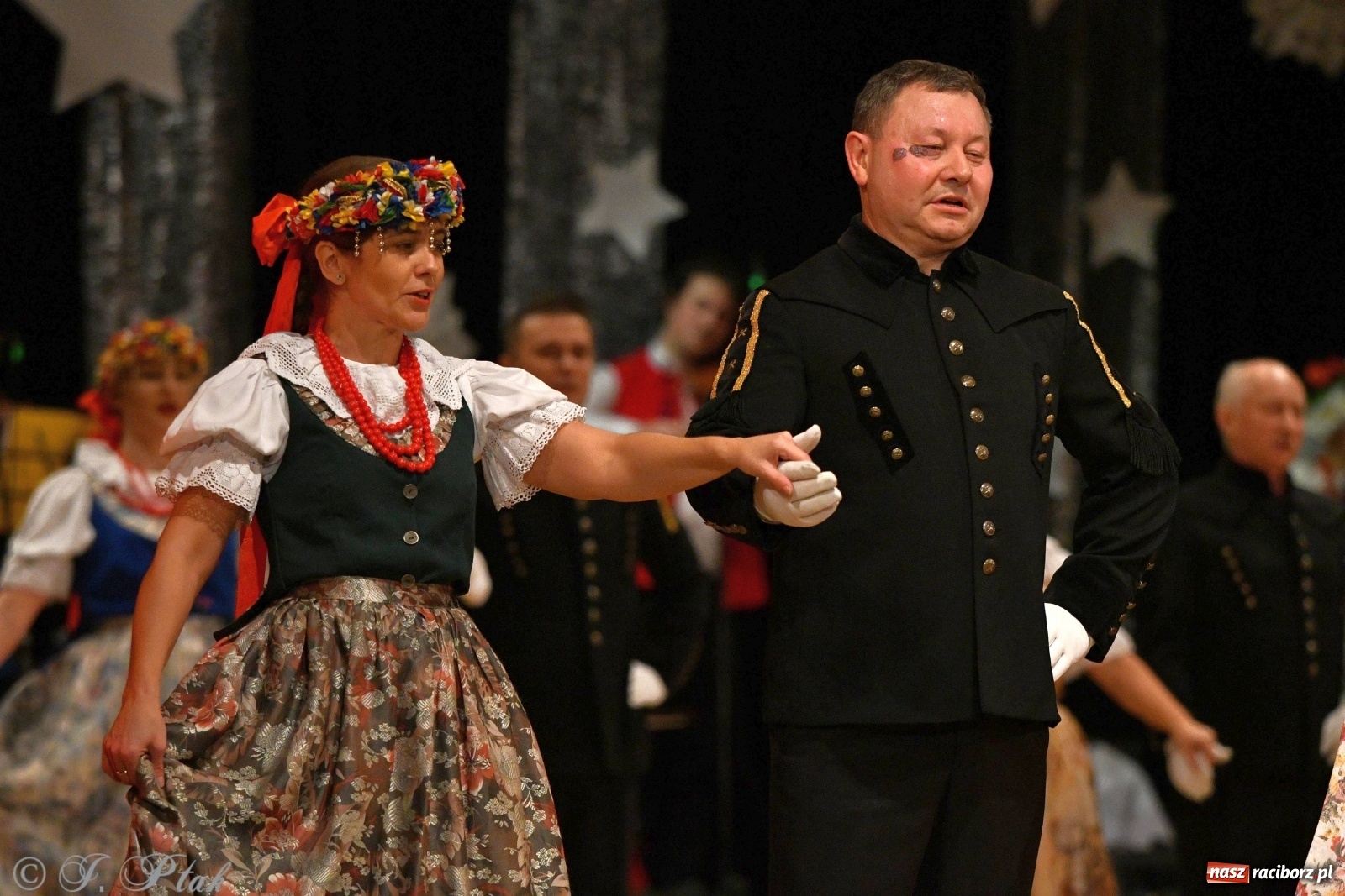 Zdjęcie w galerii na portalu naszraciborz.pl: Kolorowy koncert raciborskiego Źródła [FOTO] wiadomości z regionu