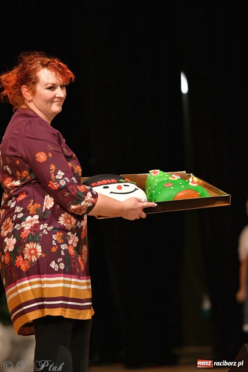 Zdjęcie w galerii na portalu naszraciborz.pl: Kolorowy koncert raciborskiego Źródła [FOTO] wiadomości z regionu