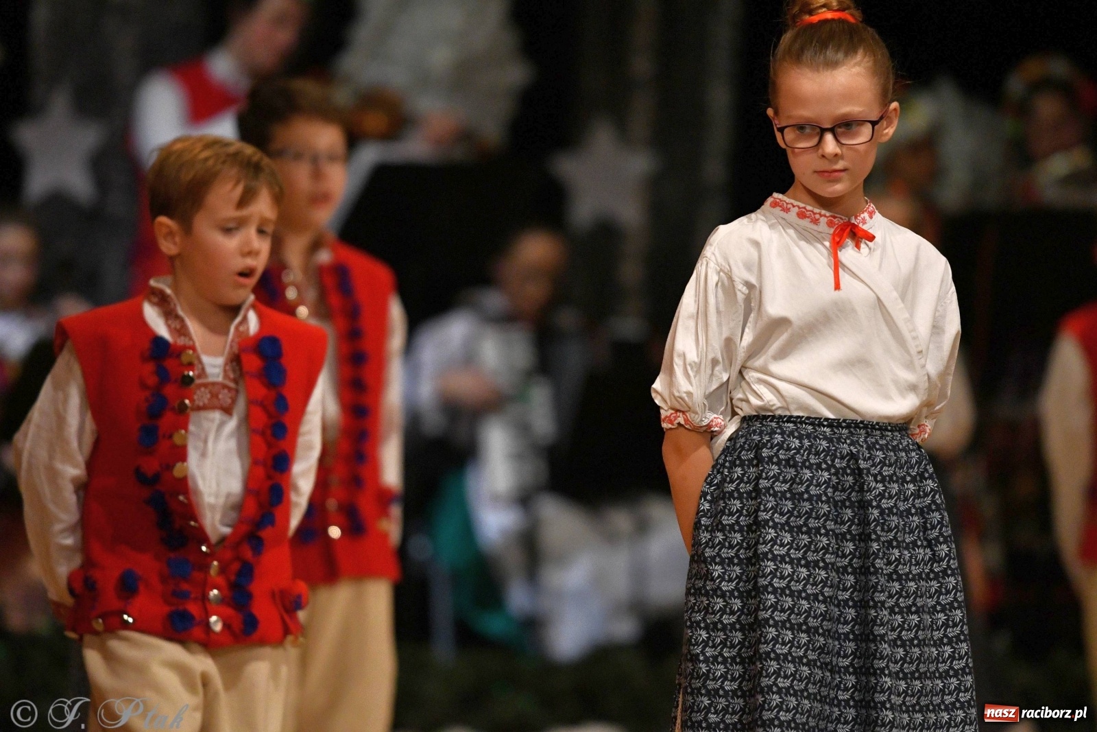 Zdjęcie w galerii na portalu naszraciborz.pl: Kolorowy koncert raciborskiego Źródła [FOTO] wiadomości z regionu