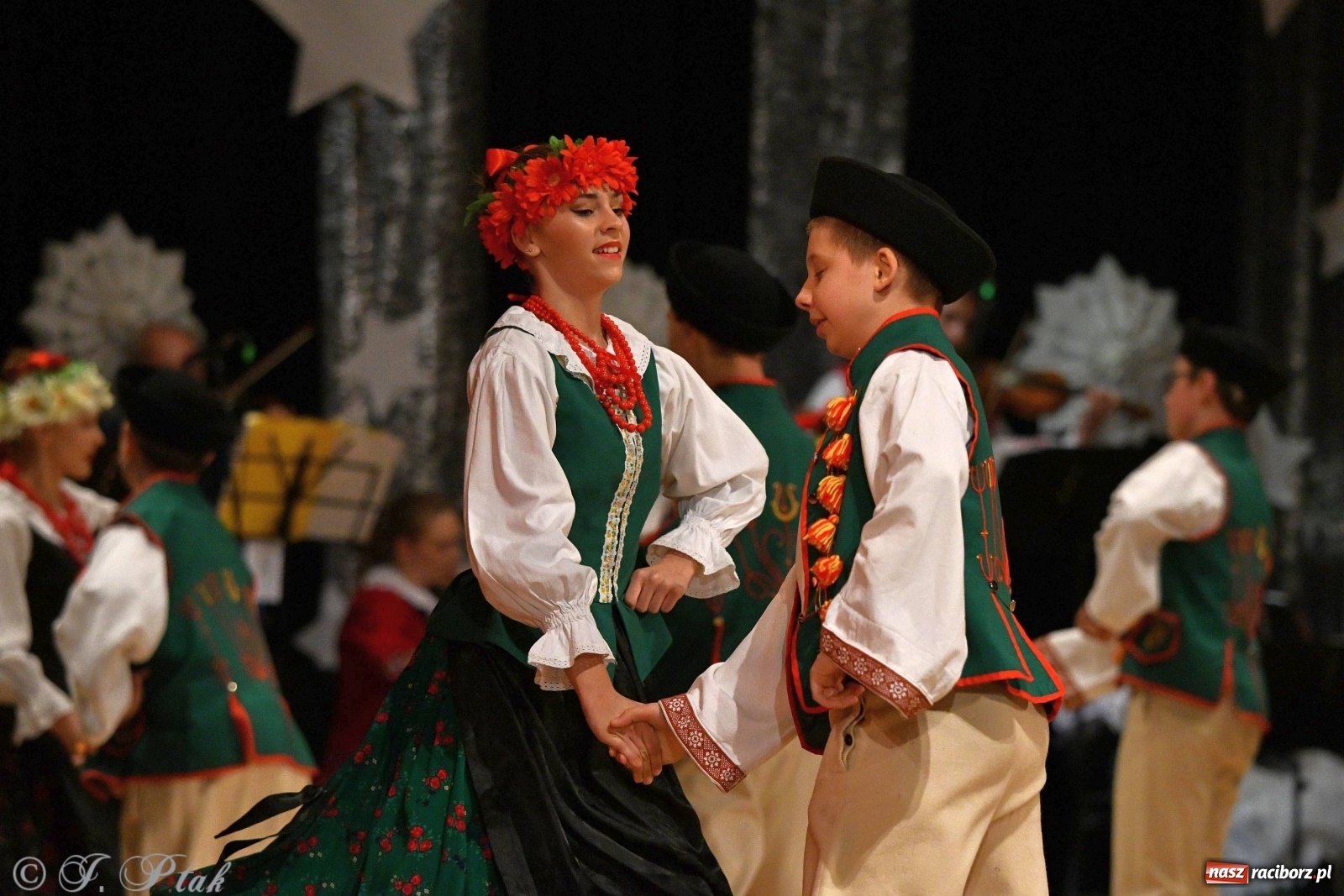 Zdjęcie w galerii na portalu naszraciborz.pl: Kolorowy koncert raciborskiego Źródła [FOTO] wiadomości z regionu