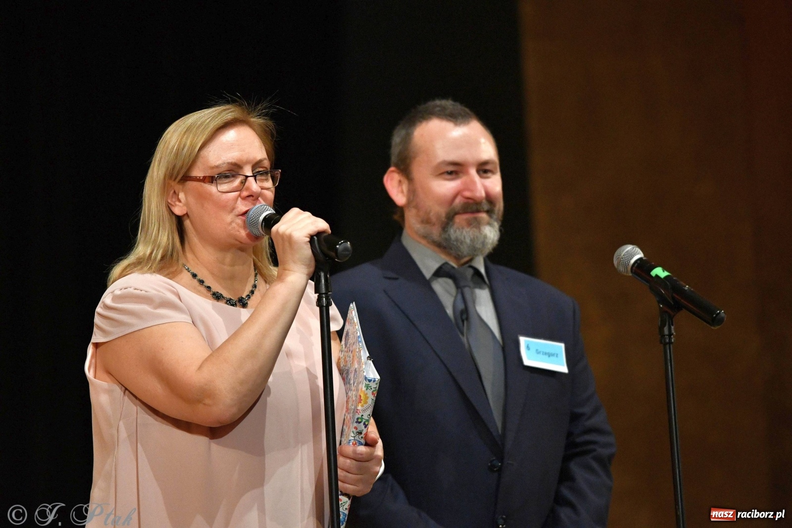 Zdjęcie w galerii na portalu naszraciborz.pl: Kolorowy koncert raciborskiego Źródła [FOTO] wiadomości z regionu
