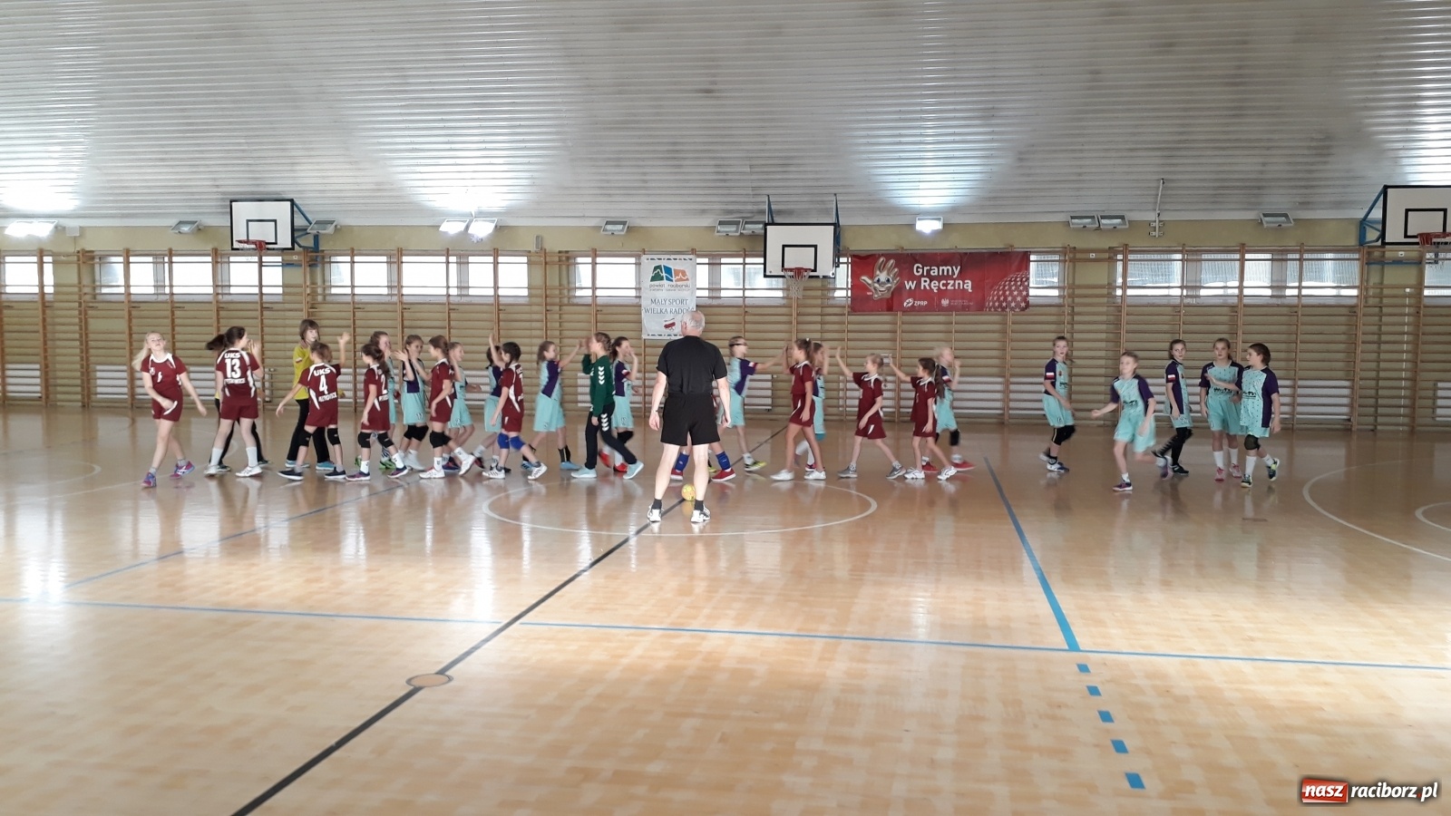 Zdjęcie w galerii na portalu naszraciborz.pl: Pietrowicki UKS z pucharem starosty  wiadomości z regionu