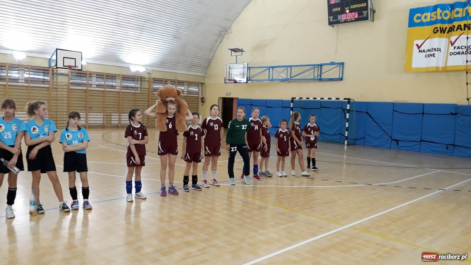 Zdjęcie w galerii na portalu naszraciborz.pl: Pietrowicki UKS z pucharem starosty  wiadomości z regionu