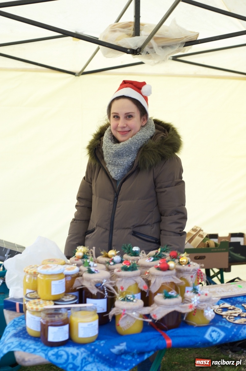 Zdjęcie w galerii na portalu naszraciborz.pl: Rodzinnie i świątecznie na kiermaszu w Tworkowie  wiadomości z regionu