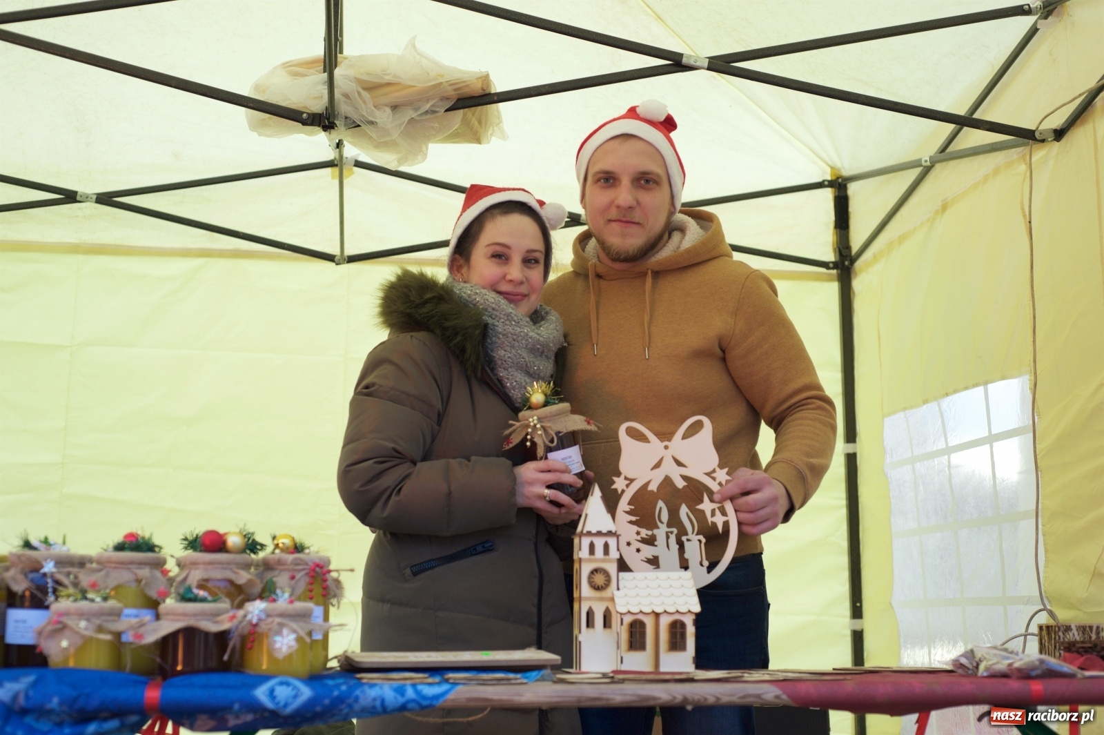 Zdjęcie w galerii na portalu naszraciborz.pl: Rodzinnie i świątecznie na kiermaszu w Tworkowie  wiadomości z regionu
