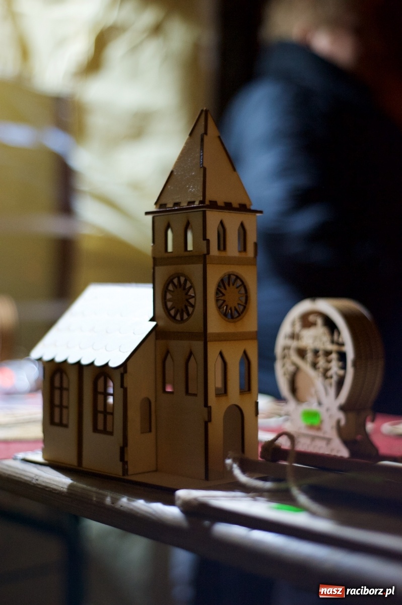 Zdjęcie w galerii na portalu naszraciborz.pl: Rodzinnie i świątecznie na kiermaszu w Tworkowie  wiadomości z regionu