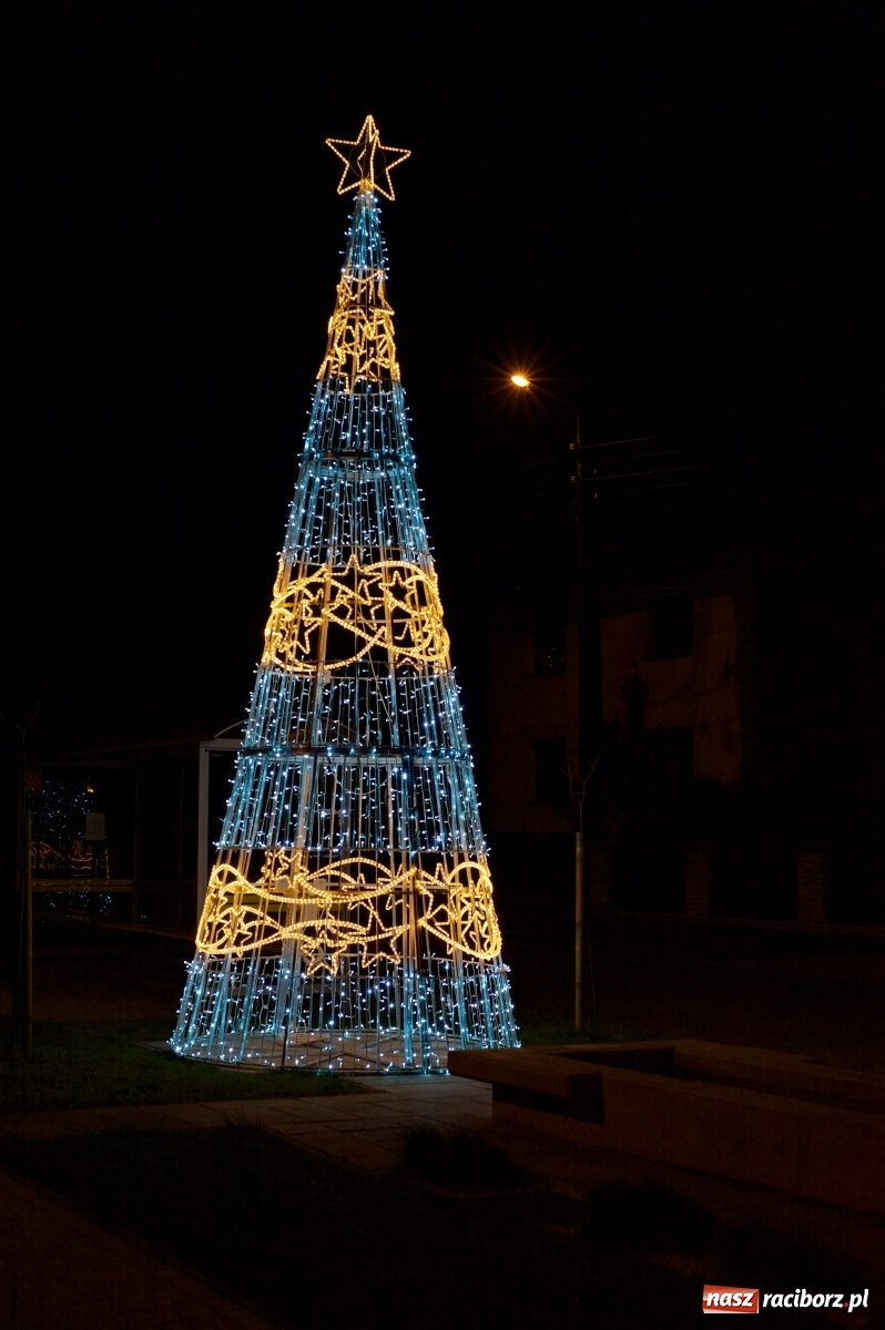 Zdjęcie w galerii na portalu naszraciborz.pl: Rodzinnie i świątecznie na kiermaszu w Tworkowie  wiadomości z regionu