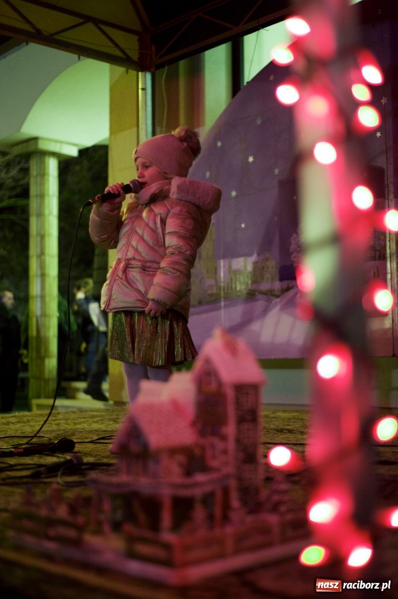Zdjęcie w galerii na portalu naszraciborz.pl: Rodzinnie i świątecznie na kiermaszu w Tworkowie  wiadomości z regionu