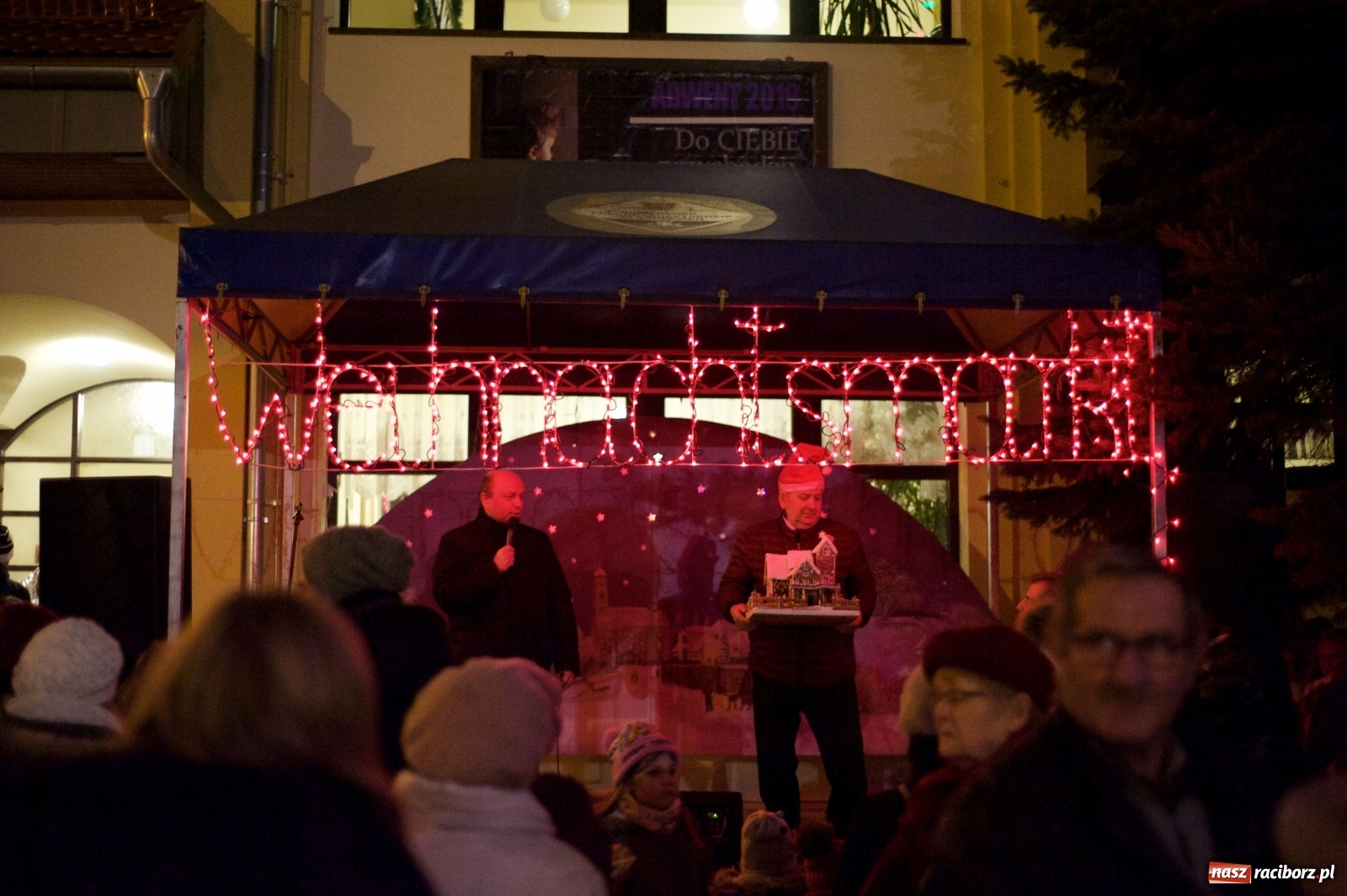 Zdjęcie w galerii na portalu naszraciborz.pl: Rodzinnie i świątecznie na kiermaszu w Tworkowie  wiadomości z regionu