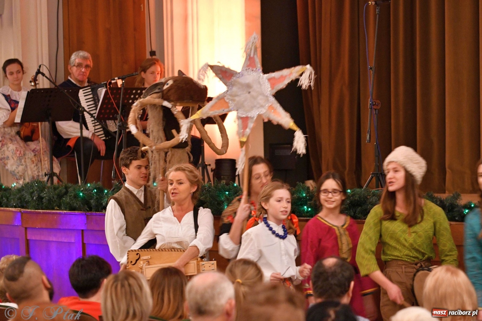 Zdjęcie w galerii na portalu naszraciborz.pl: Koncert świąteczny raciborskiej Strzechy i gości [FOTO]  wiadomości z regionu