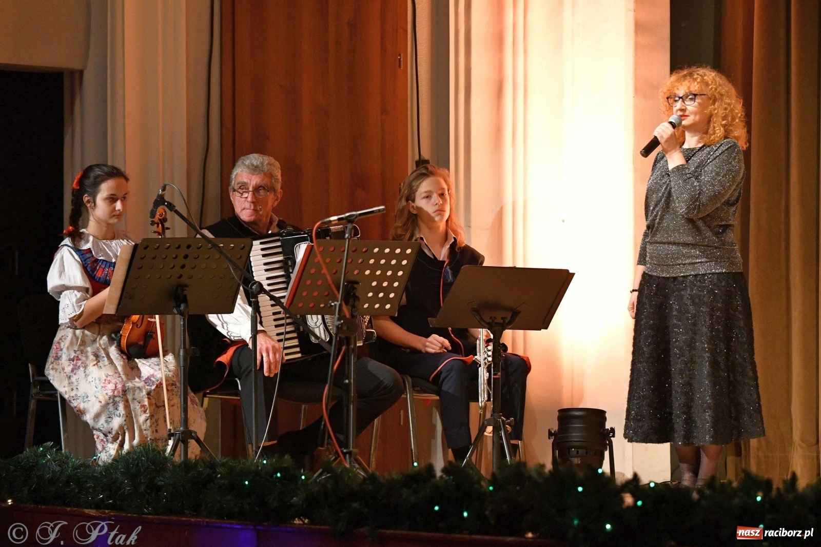 Zdjęcie w galerii na portalu naszraciborz.pl: Koncert świąteczny raciborskiej Strzechy i gości [FOTO]  wiadomości z regionu