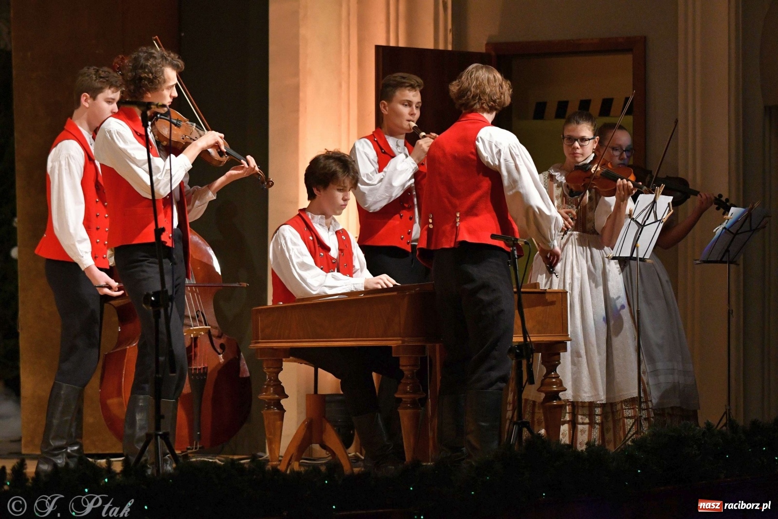 Zdjęcie w galerii na portalu naszraciborz.pl: Koncert świąteczny raciborskiej Strzechy i gości [FOTO]  wiadomości z regionu