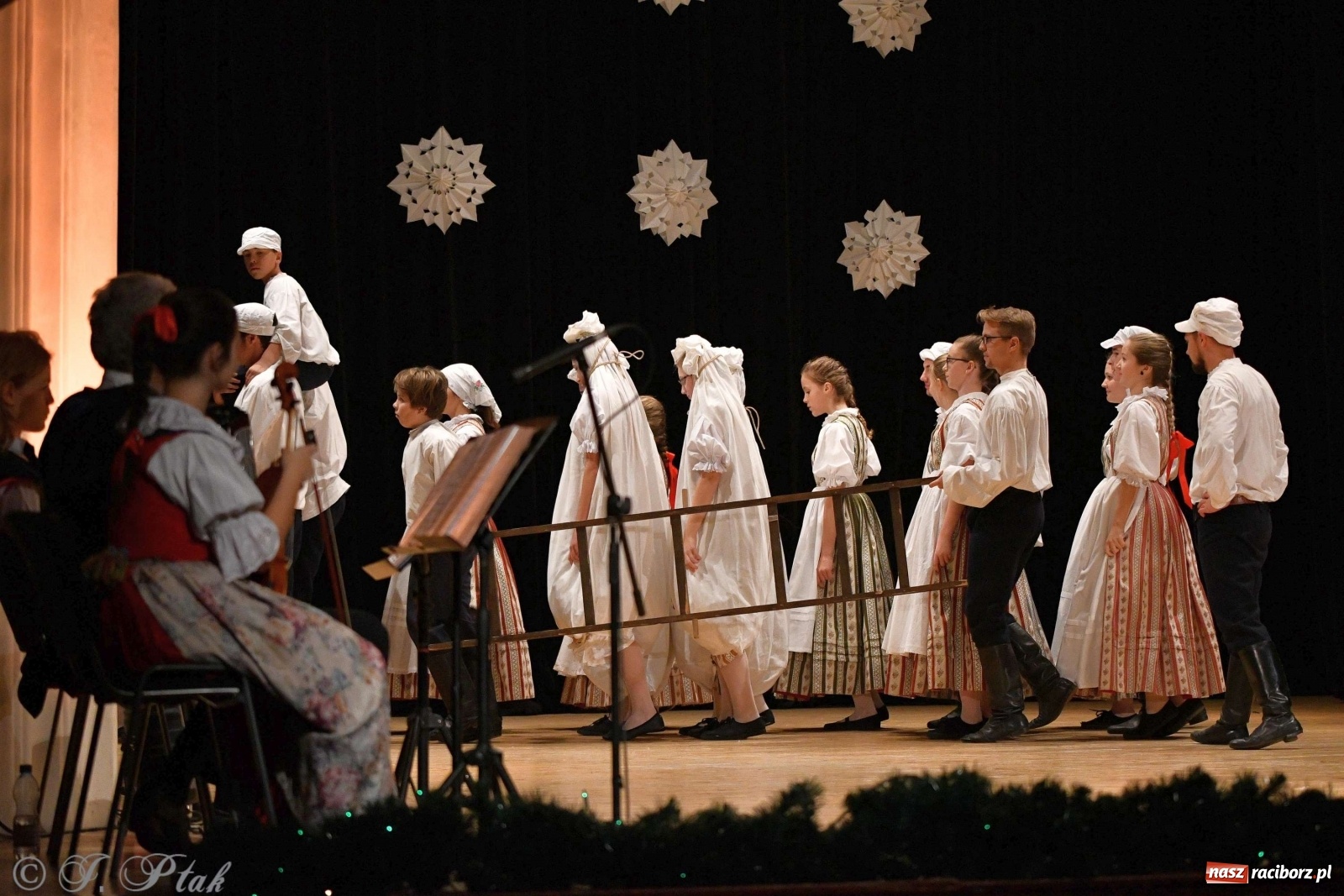 Zdjęcie w galerii na portalu naszraciborz.pl: Koncert świąteczny raciborskiej Strzechy i gości [FOTO]  wiadomości z regionu