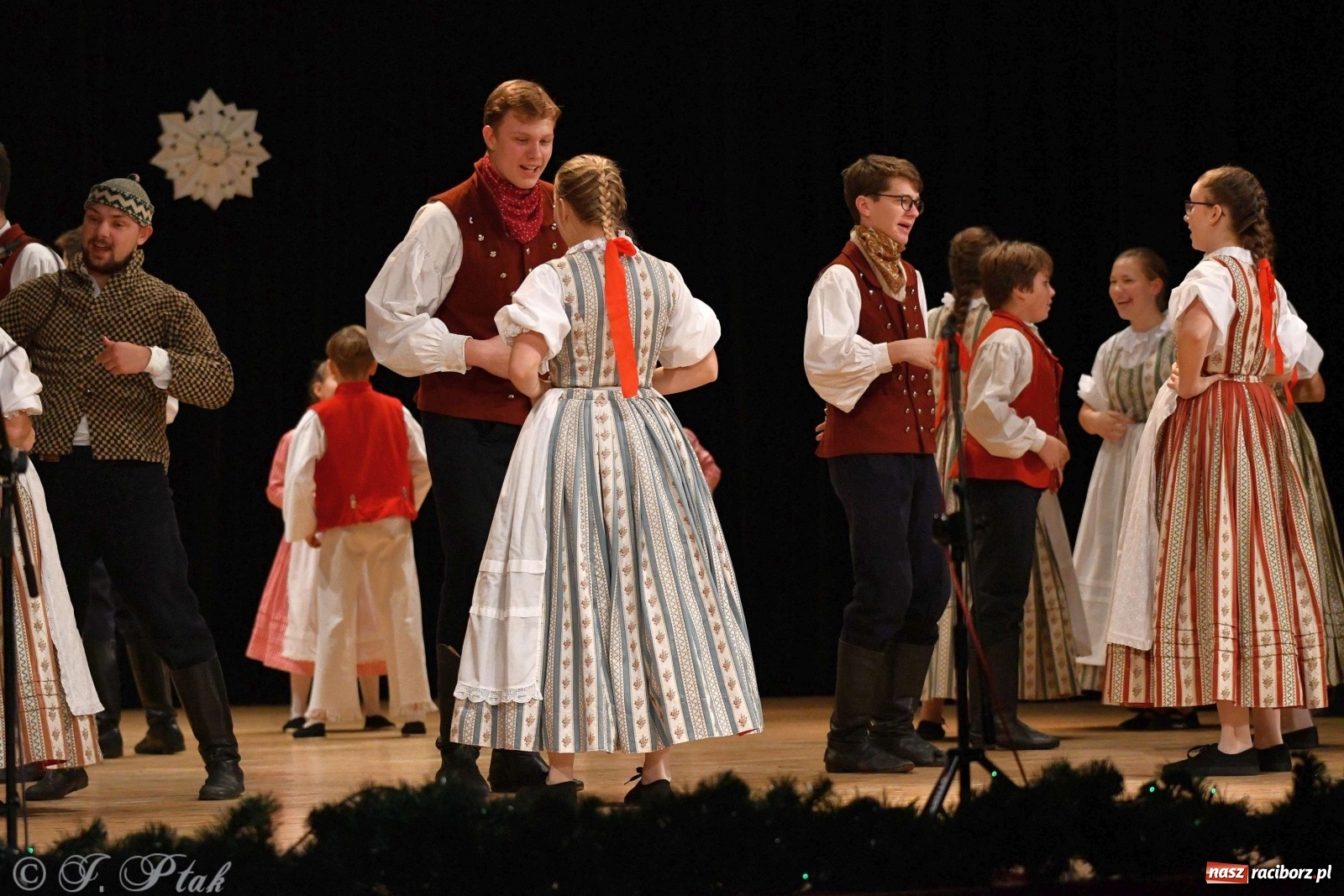 Zdjęcie w galerii na portalu naszraciborz.pl: Koncert świąteczny raciborskiej Strzechy i gości [FOTO]  wiadomości z regionu