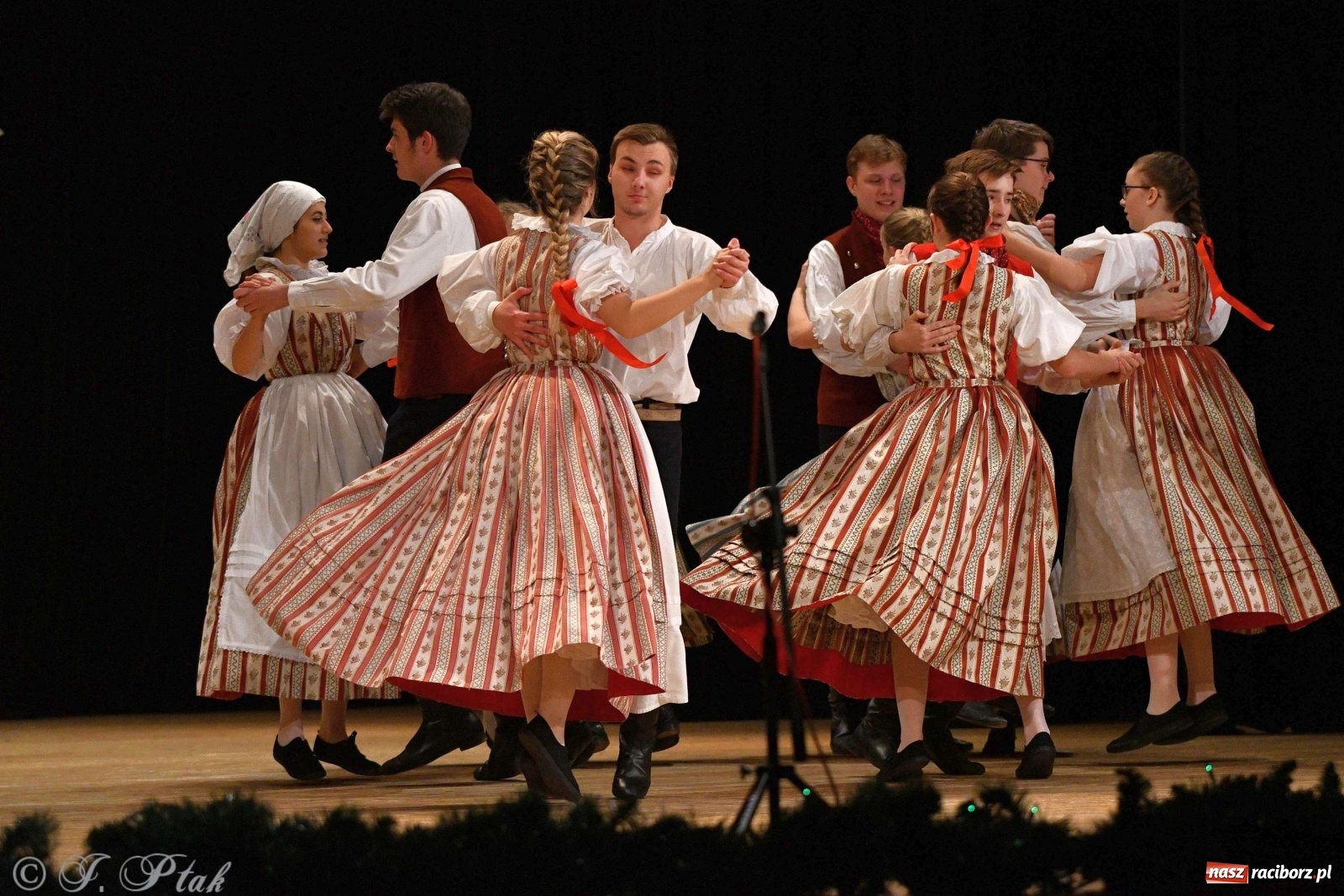Zdjęcie w galerii na portalu naszraciborz.pl: Koncert świąteczny raciborskiej Strzechy i gości [FOTO]  wiadomości z regionu