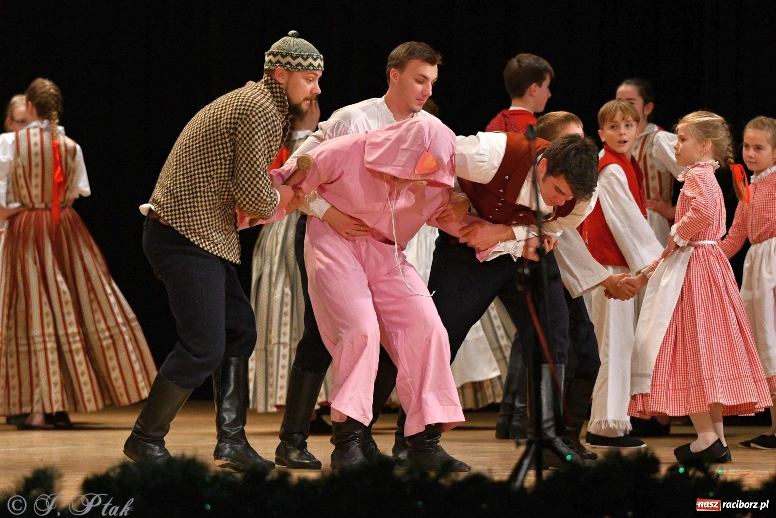 Zdjęcie w galerii na portalu naszraciborz.pl: Koncert świąteczny raciborskiej Strzechy i gości [FOTO]  wiadomości z regionu