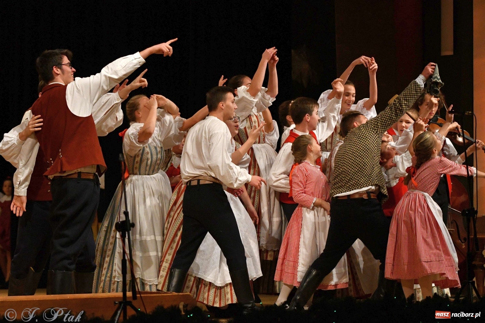 Zdjęcie w galerii na portalu naszraciborz.pl: Koncert świąteczny raciborskiej Strzechy i gości [FOTO]  wiadomości z regionu