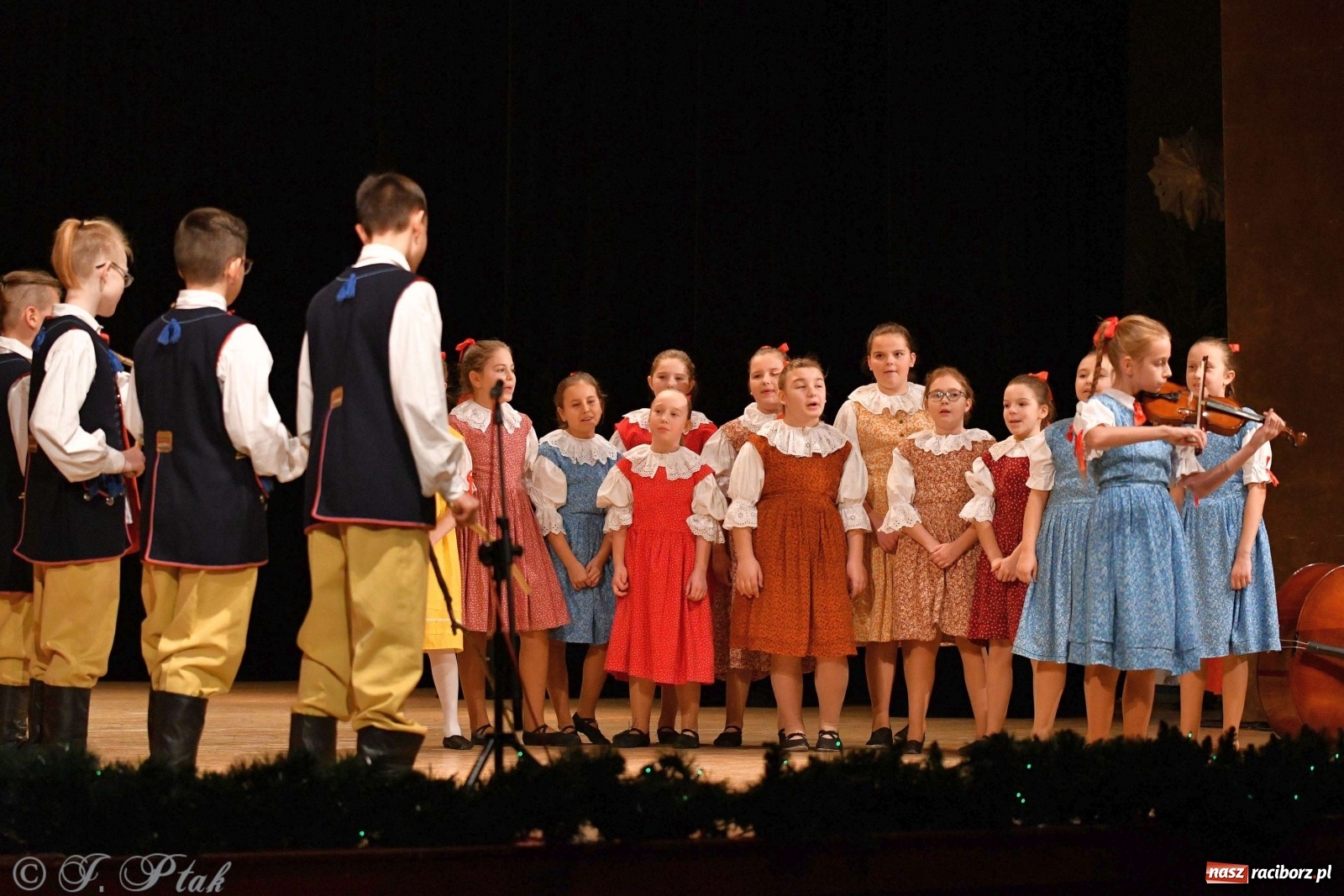 Zdjęcie w galerii na portalu naszraciborz.pl: Koncert świąteczny raciborskiej Strzechy i gości [FOTO]  wiadomości z regionu