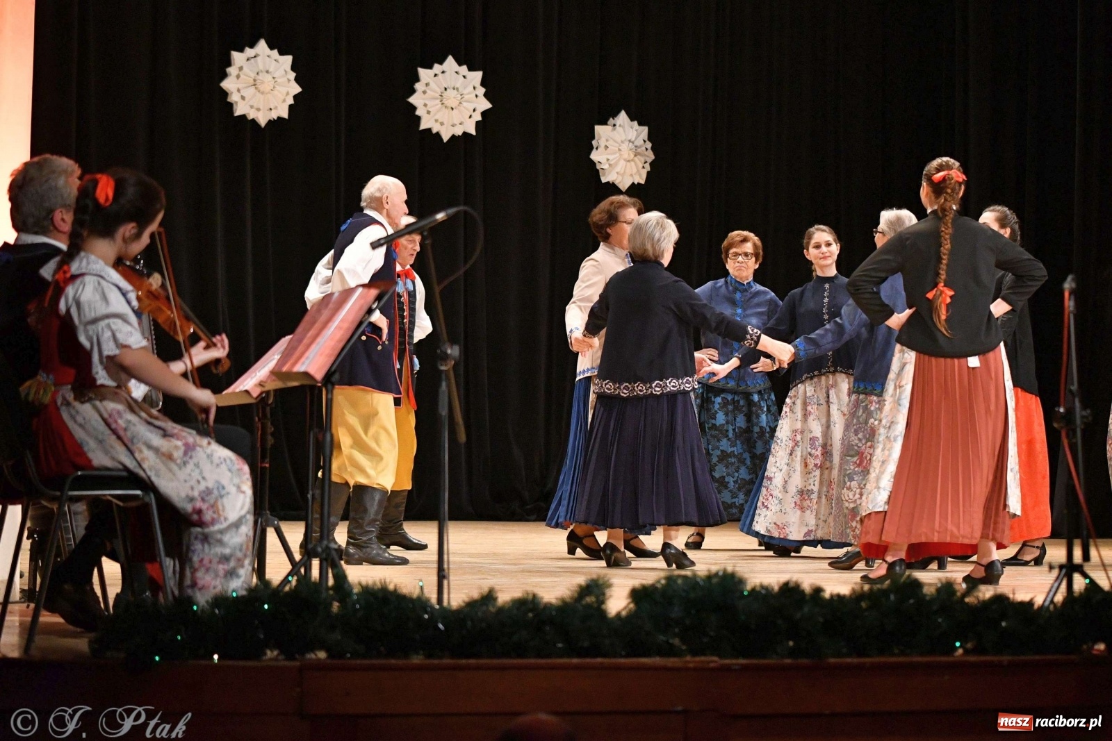 Zdjęcie w galerii na portalu naszraciborz.pl: Koncert świąteczny raciborskiej Strzechy i gości [FOTO]  wiadomości z regionu