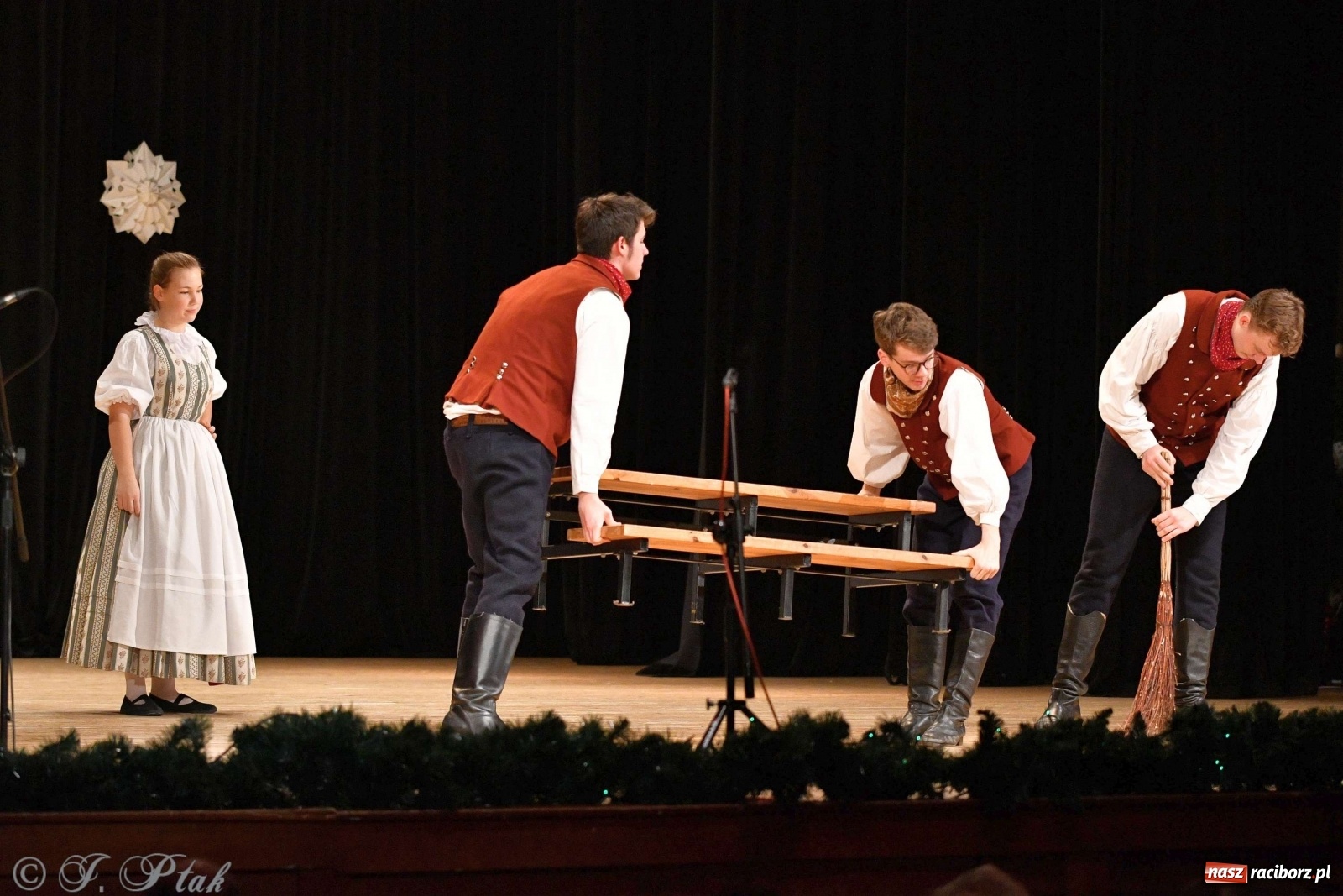Zdjęcie w galerii na portalu naszraciborz.pl: Koncert świąteczny raciborskiej Strzechy i gości [FOTO]  wiadomości z regionu