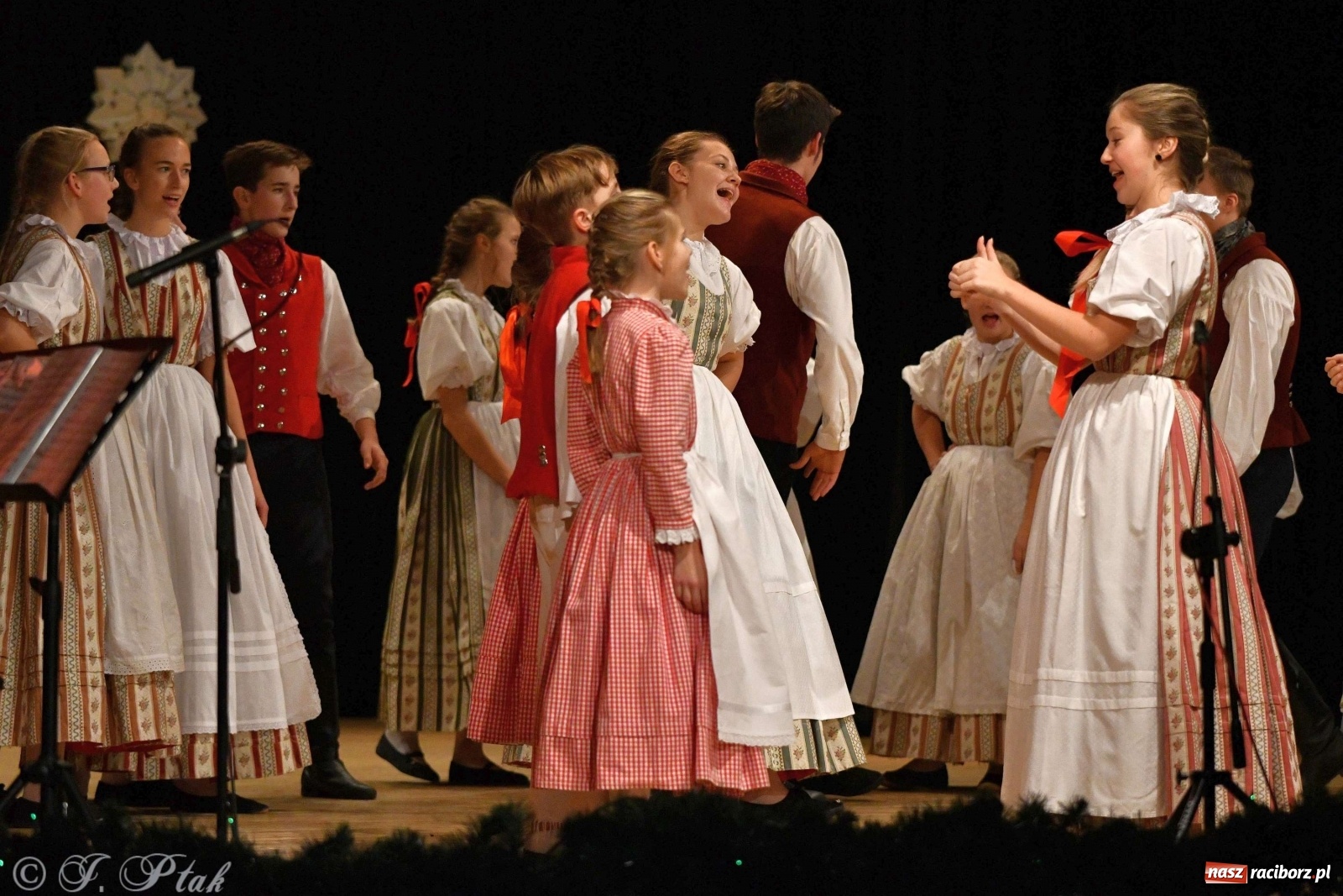 Zdjęcie w galerii na portalu naszraciborz.pl: Koncert świąteczny raciborskiej Strzechy i gości [FOTO]  wiadomości z regionu