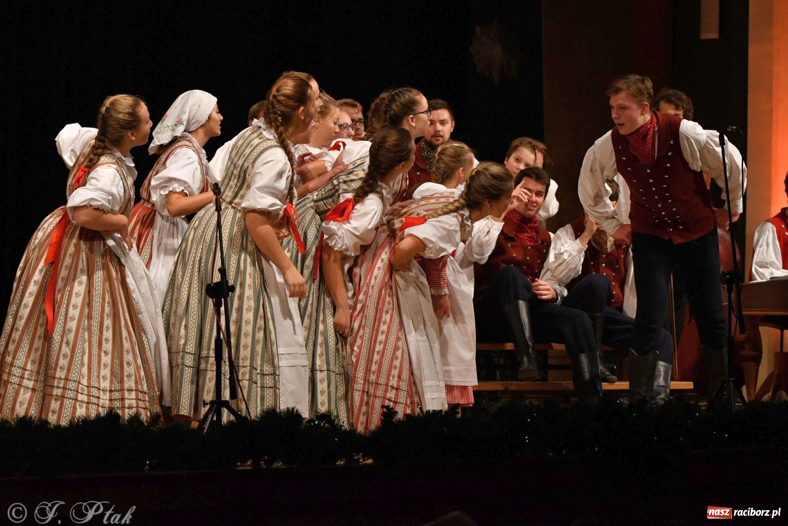 Zdjęcie w galerii na portalu naszraciborz.pl: Koncert świąteczny raciborskiej Strzechy i gości [FOTO]  wiadomości z regionu