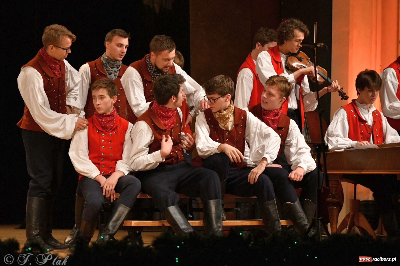 Zdjęcie w galerii na portalu naszraciborz.pl: Koncert świąteczny raciborskiej Strzechy i gości [FOTO]  wiadomości z regionu