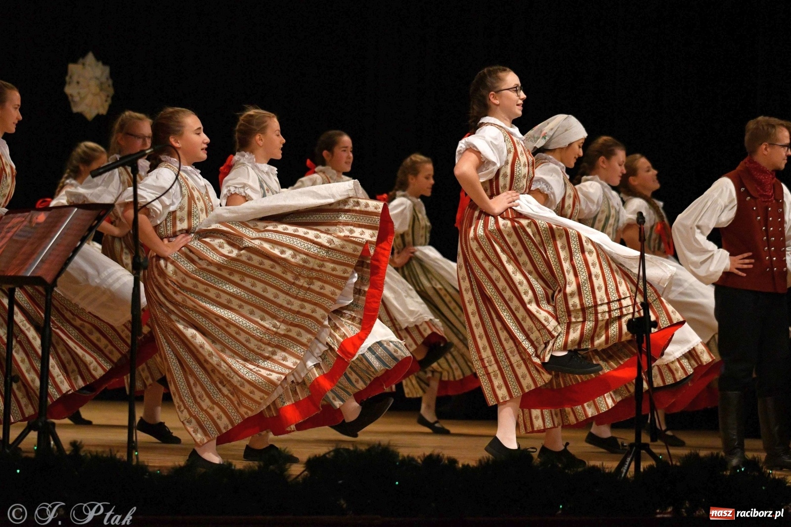Zdjęcie w galerii na portalu naszraciborz.pl: Koncert świąteczny raciborskiej Strzechy i gości [FOTO]  wiadomości z regionu