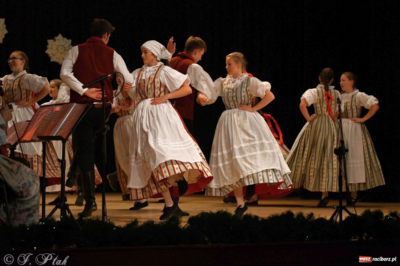 Zdjęcie w galerii na portalu naszraciborz.pl: Koncert świąteczny raciborskiej Strzechy i gości [FOTO]  wiadomości z regionu