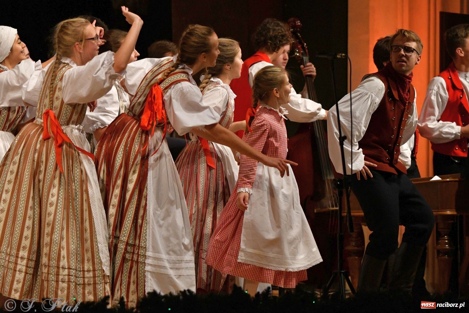 Zdjęcie w galerii na portalu naszraciborz.pl: Koncert świąteczny raciborskiej Strzechy i gości [FOTO]  wiadomości z regionu