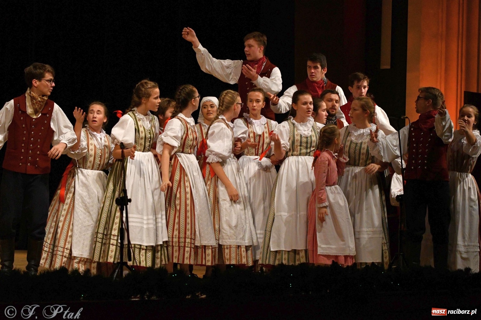 Zdjęcie w galerii na portalu naszraciborz.pl: Koncert świąteczny raciborskiej Strzechy i gości [FOTO]  wiadomości z regionu