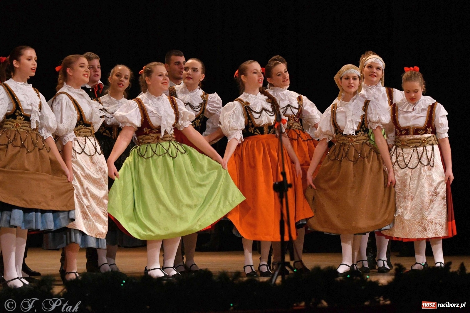 Zdjęcie w galerii na portalu naszraciborz.pl: Koncert świąteczny raciborskiej Strzechy i gości [FOTO]  wiadomości z regionu