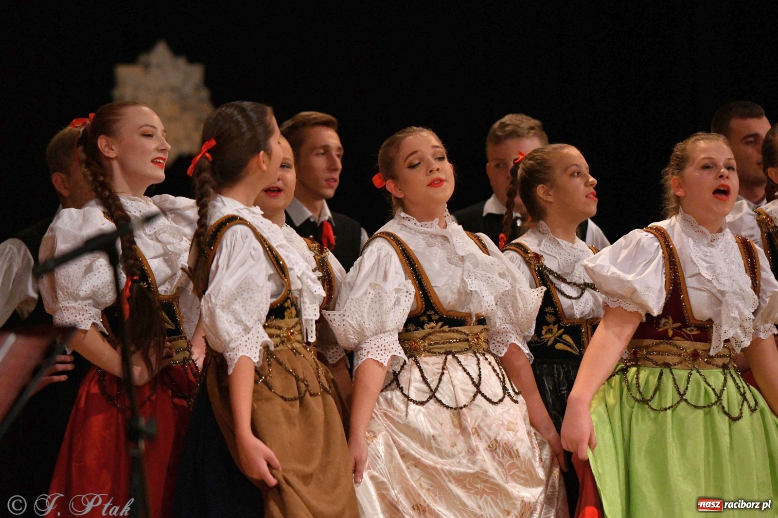 Zdjęcie w galerii na portalu naszraciborz.pl: Koncert świąteczny raciborskiej Strzechy i gości [FOTO]  wiadomości z regionu