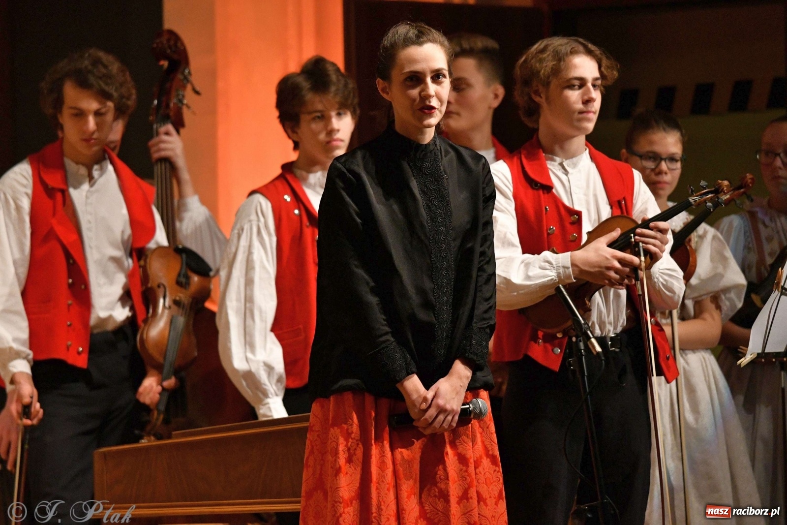Zdjęcie w galerii na portalu naszraciborz.pl: Koncert świąteczny raciborskiej Strzechy i gości [FOTO]  wiadomości z regionu