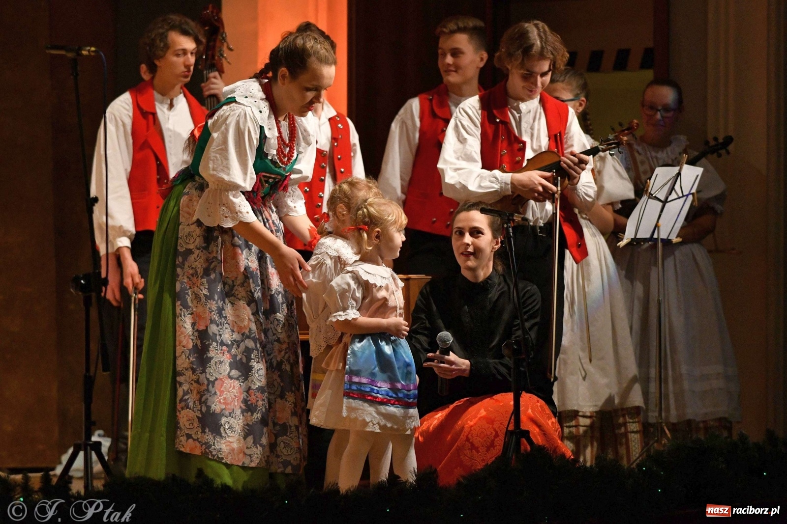 Zdjęcie w galerii na portalu naszraciborz.pl: Koncert świąteczny raciborskiej Strzechy i gości [FOTO]  wiadomości z regionu