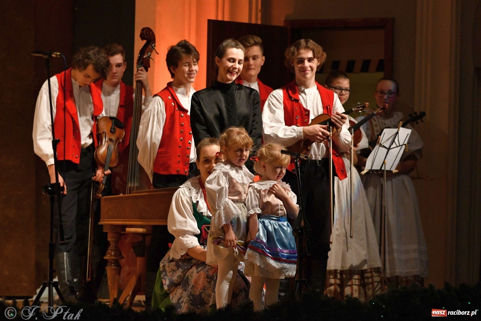 Zdjęcie w galerii na portalu naszraciborz.pl: Koncert świąteczny raciborskiej Strzechy i gości [FOTO]  wiadomości z regionu