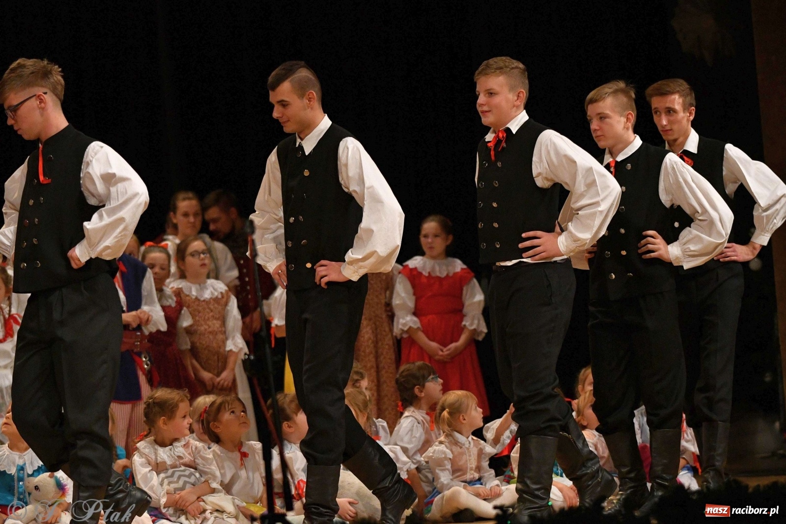 Zdjęcie w galerii na portalu naszraciborz.pl: Koncert świąteczny raciborskiej Strzechy i gości [FOTO]  wiadomości z regionu