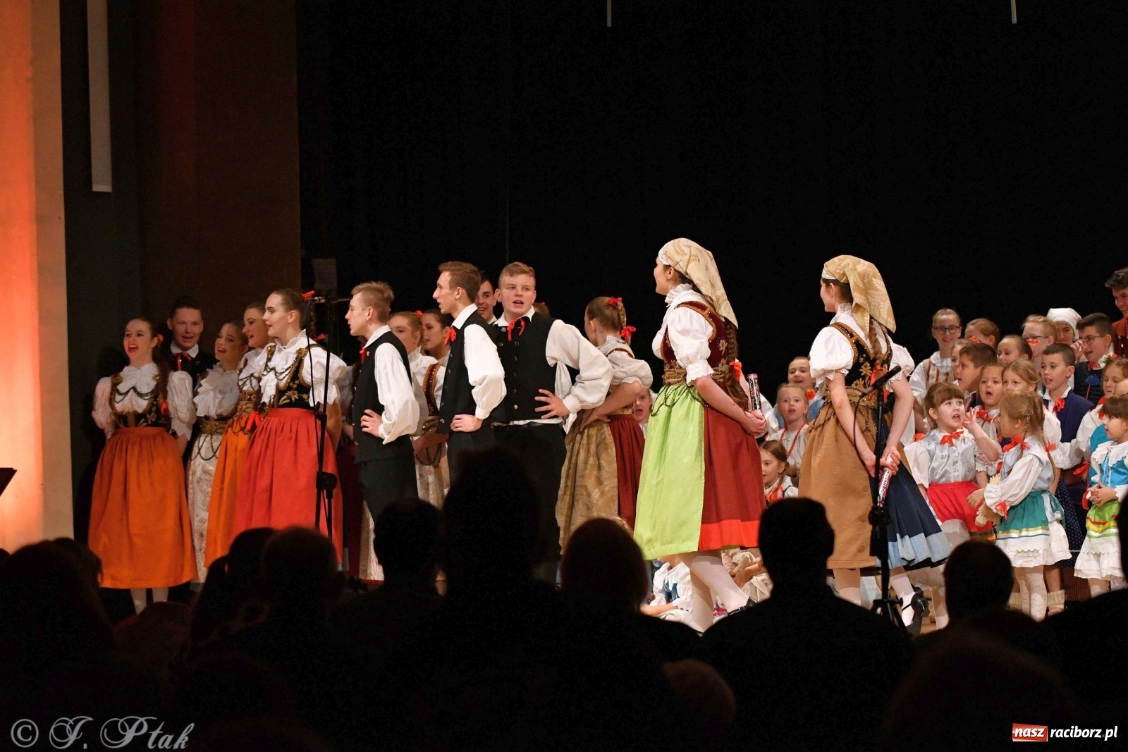 Zdjęcie w galerii na portalu naszraciborz.pl: Koncert świąteczny raciborskiej Strzechy i gości [FOTO]  wiadomości z regionu